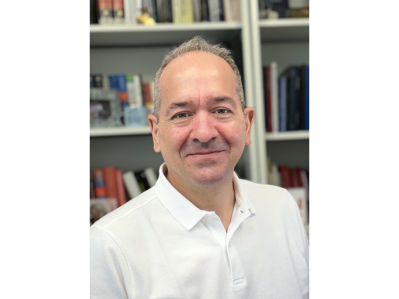 Dr. Enrique A. López-Poveda - Ponente